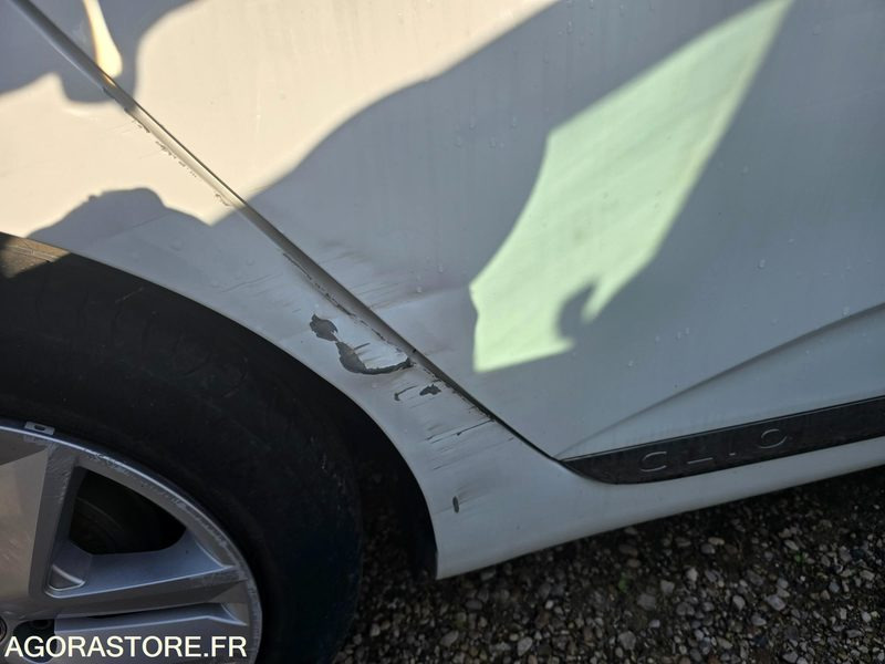 RENAULT CLIO 5 E-TECH HYBRIDE - Car: picture 2 RENAULT CLIO 5 E-TECH HYBRIDE - Car: picture 2