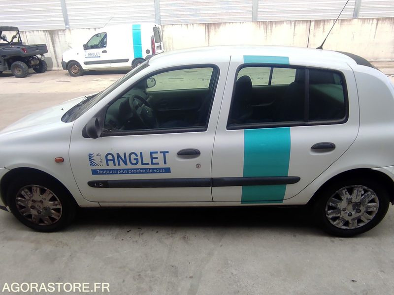 RENAULT Clio - 125820kms - 2003 - Car: picture 1 RENAULT Clio - 125820kms - 2003 - Car: picture 1