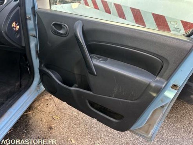 Small van RENAULT KANGOO - 2012 - 150263KM - CD217FY: picture 16