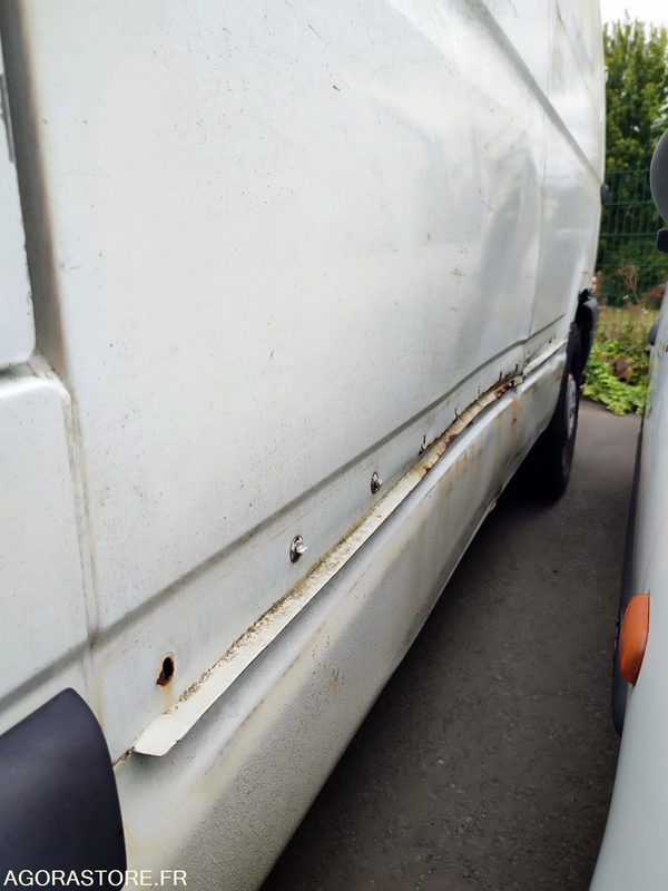 RENAULT MASTER II 2.5DCi - 120cv - Panel van: picture 5 RENAULT MASTER II 2.5DCi - 120cv - Panel van: picture 5