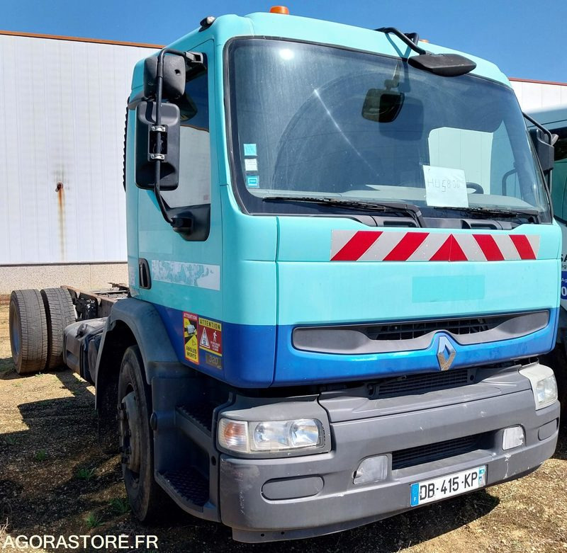 RENAULT PREMIUM 320-19 / 2005 / 445 375 km - Cab chassis truck: picture 1 RENAULT PREMIUM 320-19 / 2005 / 445 375 km - Cab chassis truck: picture 1
