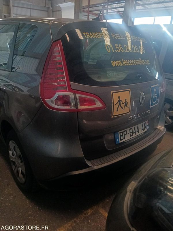 RENAULT SCENIC N°110551 - Car: picture 5 RENAULT SCENIC N°110551 - Car: picture 5