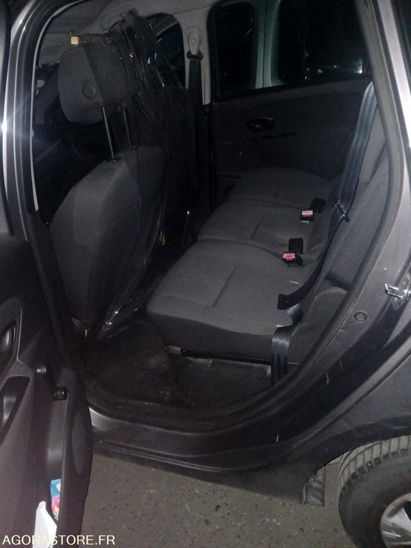 RENAULT SCENIC N°110551 - Car: picture 3 RENAULT SCENIC N°110551 - Car: picture 3