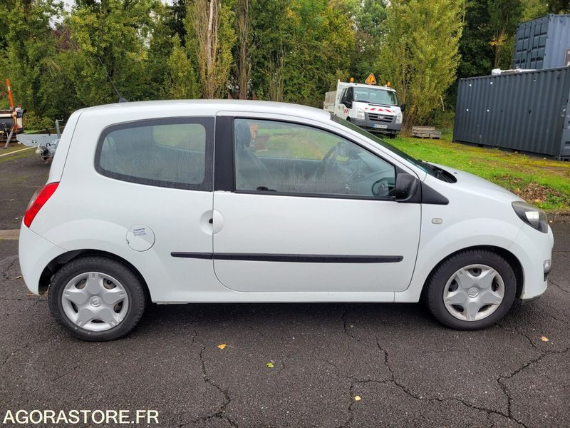 RENAULT TWINGO - DB-290-VQ - VIN VF1CNJ10550142907 - Car: picture 4 RENAULT TWINGO - DB-290-VQ - VIN VF1CNJ10550142907 - Car: picture 4