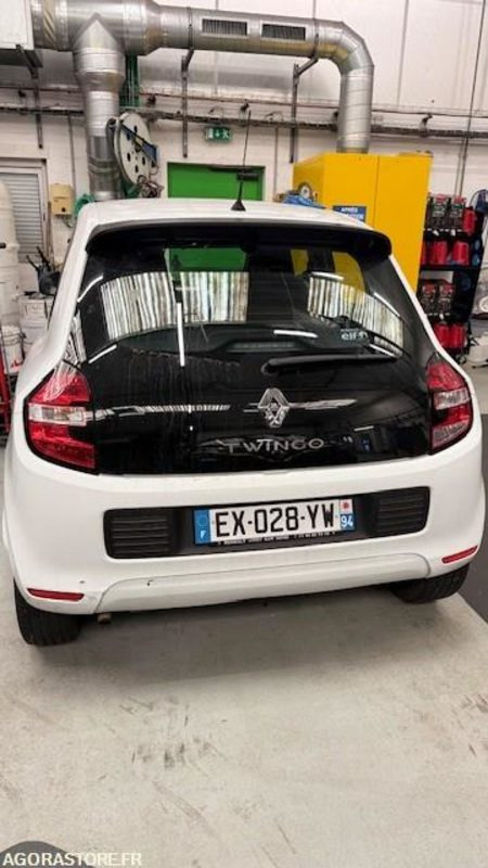 RENAULT TWINGO Essence - 54500km - 2018 - Car: picture 2 RENAULT TWINGO Essence - 54500km - 2018 - Car: picture 2