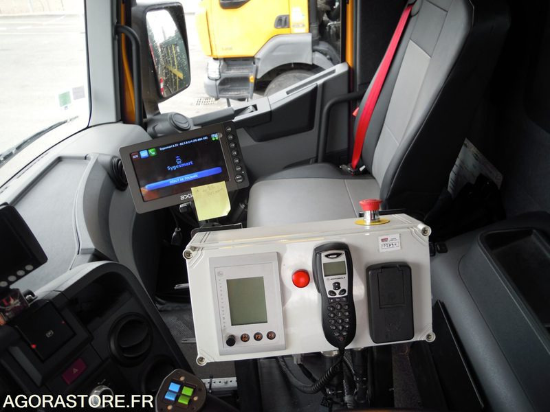 Garbage truck Renault 6x2 Gamme C équipé d'une benne à chargement latéral Maxxum Robopac 23m3: picture 9