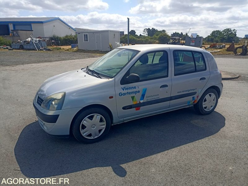 Renault Clio 2 1.5 dCi - 107100kms - 2004 - Car: picture 2 Renault Clio 2 1.5 dCi - 107100kms - 2004 - Car: picture 2