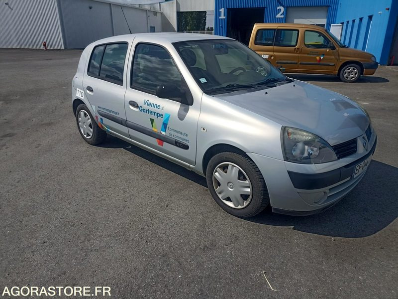Renault Clio 2 1.5 dCi - 107100kms - 2004 - Car: picture 3 Renault Clio 2 1.5 dCi - 107100kms - 2004 - Car: picture 3