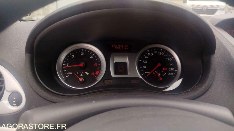 Car Renault - Clio - 2012 - 172874 kms: picture 7