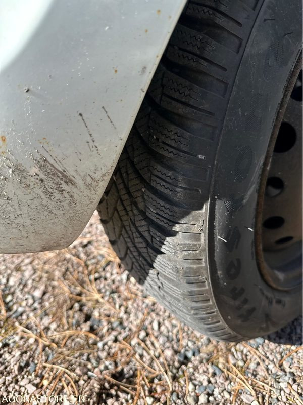 Renault Clio DCI 90 - 2012 - 181569 KM (P0402825 / DJ460JV) - Car: picture 4 Renault Clio DCI 90 - 2012 - 181569 KM (P0402825 / DJ460JV) - Car: picture 4