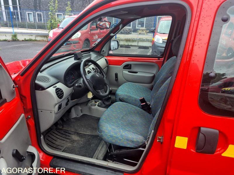 Renault Kangoo Diesel - 4370 XM 63 - 2003 - Small van: picture 5 Renault Kangoo Diesel - 4370 XM 63 - 2003 - Small van: picture 5