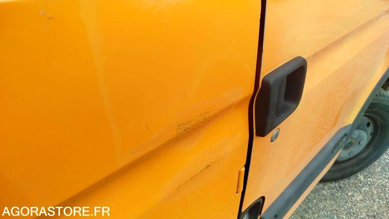 Renault Master - 6399-MF-32 - 2003 - 364888km - Panel van: picture 3 Renault Master - 6399-MF-32 - 2003 - 364888km - Panel van: picture 3