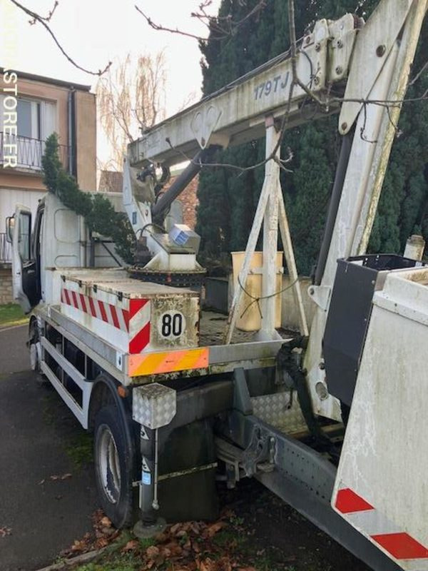 Truck mounted aerial platform Renault Midliner (Nacelle) 2003 - 18441 kms: picture 6