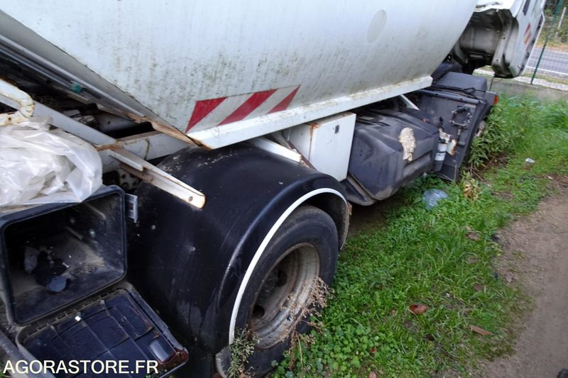 Renault Midlum 220 DXI - Car: picture 5 Renault Midlum 220 DXI - Car: picture 5