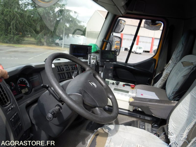 Renault Premium 380 6x2 DXI 11 équipé d'une benne SEMAT OM Série 14000 - Garbage truck: picture 3 Renault Premium 380 6x2 DXI 11 équipé d'une benne SEMAT OM Série 14000 - Garbage truck: picture 3