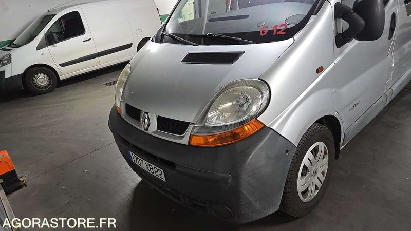 Renault Trafic - 2004 - 257907kms - 1707-XB-22 - Minibus, Passenger van: picture 1 Renault Trafic - 2004 - 257907kms - 1707-XB-22 - Minibus, Passenger van: picture 1
