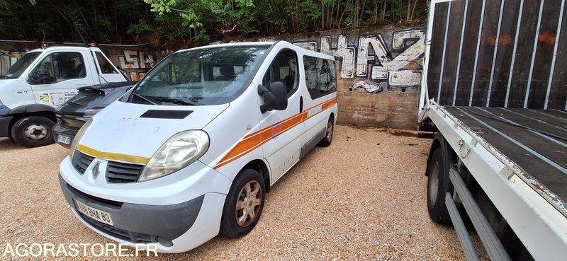 Renault Trafic - 2006 - 130000 - Minibus, Passenger van: picture 3 Renault Trafic - 2006 - 130000 - Minibus, Passenger van: picture 3