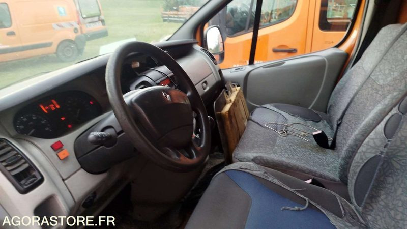 Renault Trafic - 2007 - 261796km - 608BZX31 - Panel van: picture 5 Renault Trafic - 2007 - 261796km - 608BZX31 - Panel van: picture 5