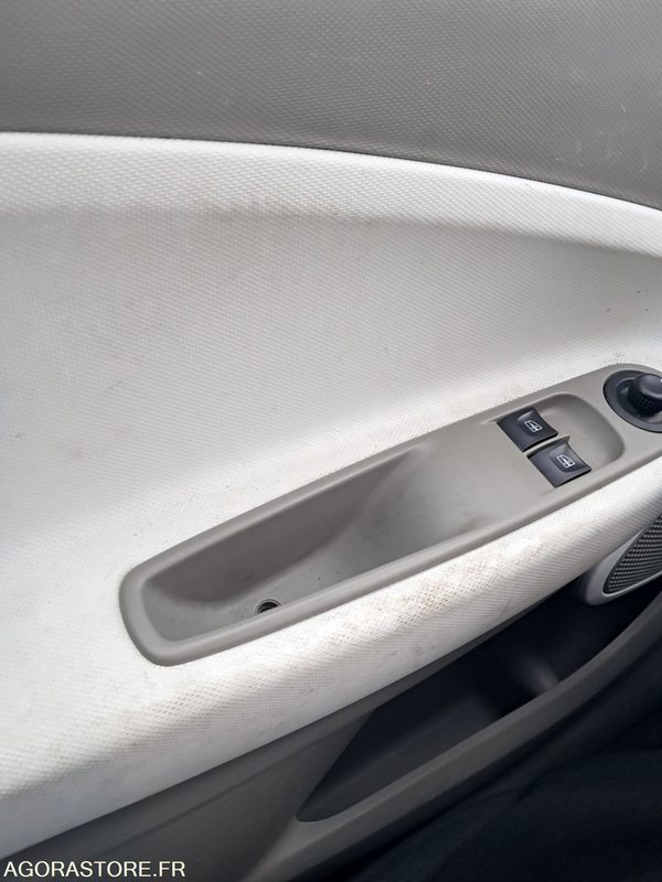 Renault ZOE EM-365-YT - Car: picture 5 Renault ZOE EM-365-YT - Car: picture 5