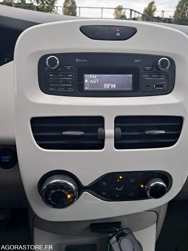Renault ZOE FC-105-EJ - Car: picture 5 Renault ZOE FC-105-EJ - Car: picture 5