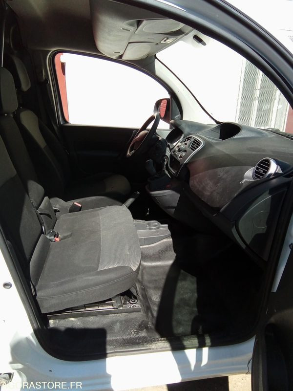 Renault maxi Kangoo 1.5 dci 90 CV 3 places clim - 2018 - 136 207km - Small van: picture 3 Renault maxi Kangoo 1.5 dci 90 CV 3 places clim - 2018 - 136 207km - Small van: picture 3