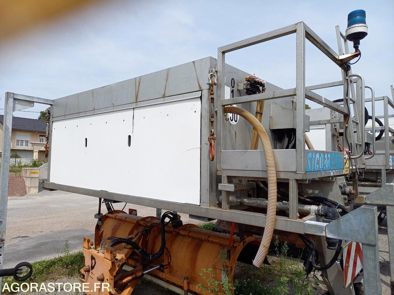 SALEUSE 4m3 SICOMETAL ANNEE 2003 - Construction equipment: picture 1 SALEUSE 4m3 SICOMETAL ANNEE 2003 - Construction equipment: picture 1