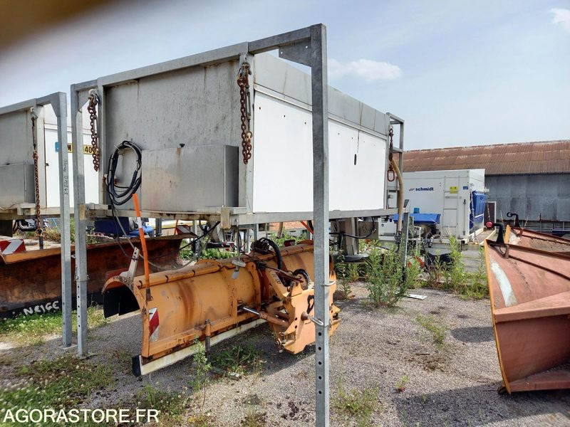 SALEUSE 4m3 SICOMETAL ANNEE 2003 - Construction equipment: picture 4 SALEUSE 4m3 SICOMETAL ANNEE 2003 - Construction equipment: picture 4