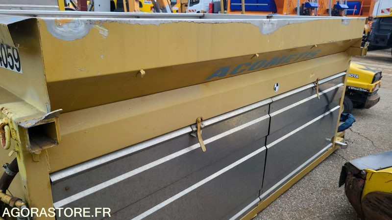 Saleuse ACOMETIS - 2004 - Tool/ Equipment: picture 3 Saleuse ACOMETIS - 2004 - Tool/ Equipment: picture 3