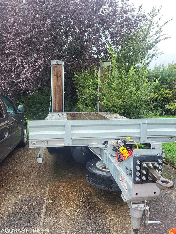 REMORQUE - Semi-trailer: picture 2 REMORQUE - Semi-trailer: picture 2