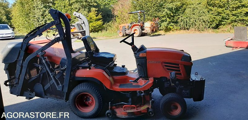 TONDEUSE AUTOPORTEE KUBOTA G23 - Garden mower: picture 5 TONDEUSE AUTOPORTEE KUBOTA G23 - Garden mower: picture 5