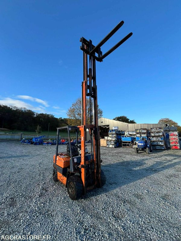 TOYOTA chariot levée libre TOYOTA 025FD18 Diesel - Diesel forklift: picture 1 TOYOTA chariot levée libre TOYOTA 025FD18 Diesel - Diesel forklift: picture 1