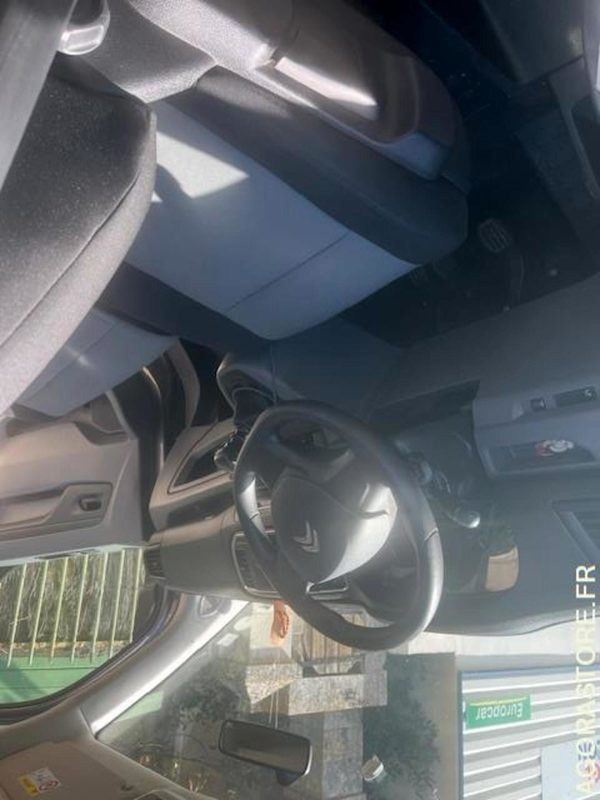 TTC / 0% TVA - MINIBUS CITROEN JUMPY SPACETOURER 1.5L BHDI - 4 portes - 2019 - Minibus, Passenger van: picture 4 TTC / 0% TVA - MINIBUS CITROEN JUMPY SPACETOURER 1.5L BHDI - 4 portes - 2019 - Minibus, Passenger van: picture 4
