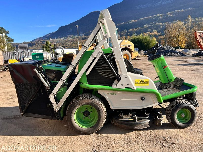 Tondeuse auto portée ETESIA HYDRO 124D - Année 2006 - 2190 heures - Garden mower: picture 3 Tondeuse auto portée ETESIA HYDRO 124D - Année 2006 - 2190 heures - Garden mower: picture 3