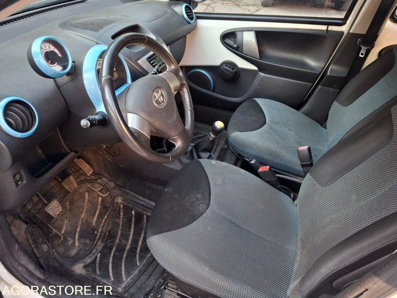 Car Toyota AYGO 115578kms -  2014: picture 11