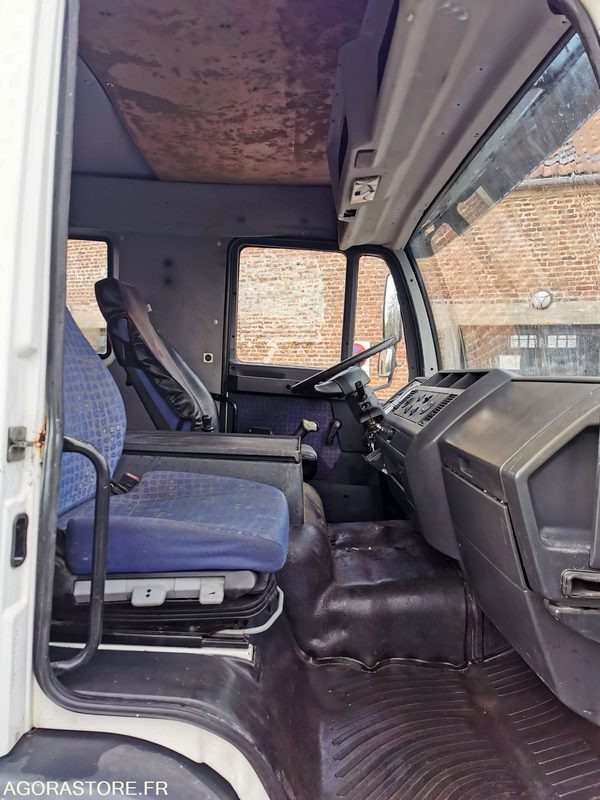 Camion dépannage plateau Man - 2001 - 339 751km - VEHICULE BELGE - Tractor unit: picture 5 Camion dépannage plateau Man - 2001 - 339 751km - VEHICULE BELGE - Tractor unit: picture 5