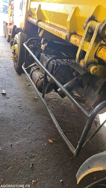 RENAULT CAM - 2004 - BP-101-EG - Tractor unit: picture 5 RENAULT CAM - 2004 - BP-101-EG - Tractor unit: picture 5