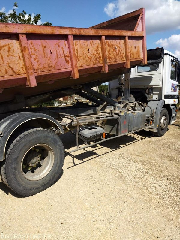 Truck CAMION MERCEDES AMPLIROLL - 2002 - 766 000km: picture 11 Truck CAMION MERCEDES AMPLIROLL - 2002 - 766 000km: picture 11