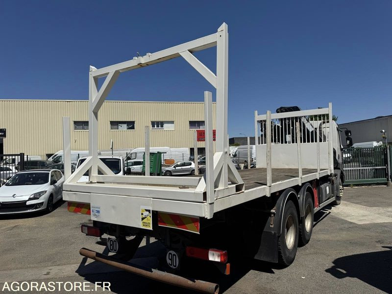 RENAULT KERAX 410.26 - CAMION PLATEAU GRUE - HIAB 200C - 2007 / 359000 - Truck: picture 4 RENAULT KERAX 410.26 - CAMION PLATEAU GRUE - HIAB 200C - 2007 / 359000 - Truck: picture 4