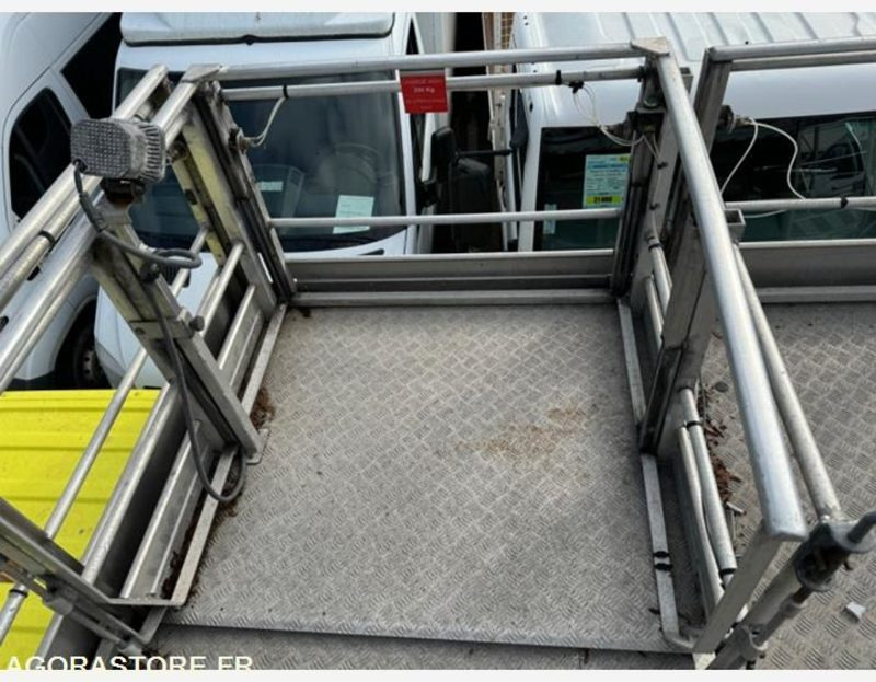 Van RENAULT MAXITY 2.5l 130CV NACELLE PASSERELLE ELEVATRICE - 2009 - 125 000km: picture 8