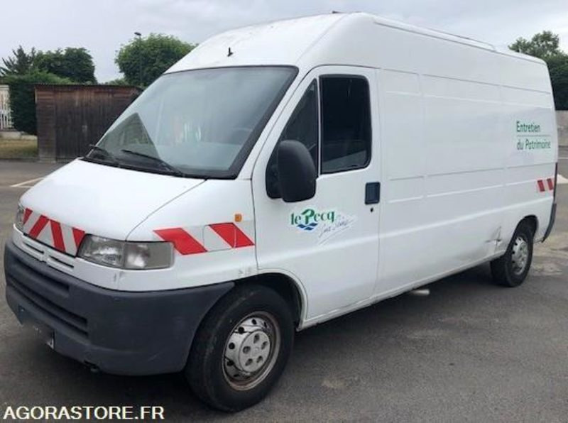 Véhicule PEUGEOT BOXER 2001 NON ROULANT EN L'ETAT - Small van: picture 1 Véhicule PEUGEOT BOXER 2001 NON ROULANT EN L'ETAT - Small van: picture 1