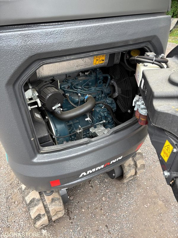 Mini pelle - Mini excavator: picture 2 Mini pelle - Mini excavator: picture 2