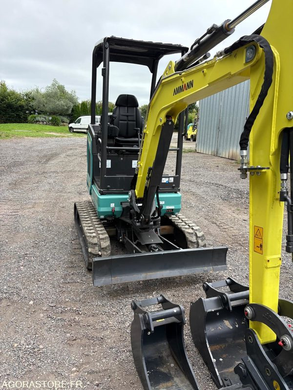 Mini pelle - Mini excavator: picture 1 Mini pelle - Mini excavator: picture 1