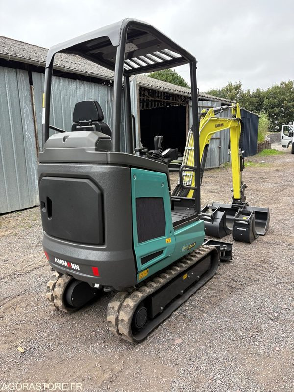 Mini pelle - Mini excavator: picture 4 Mini pelle - Mini excavator: picture 4