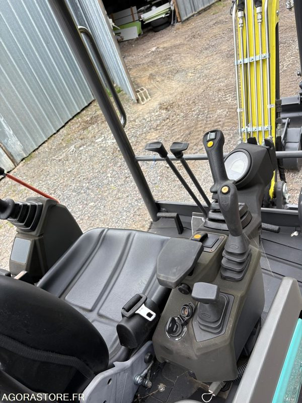 Mini pelle - Mini excavator: picture 3 Mini pelle - Mini excavator: picture 3