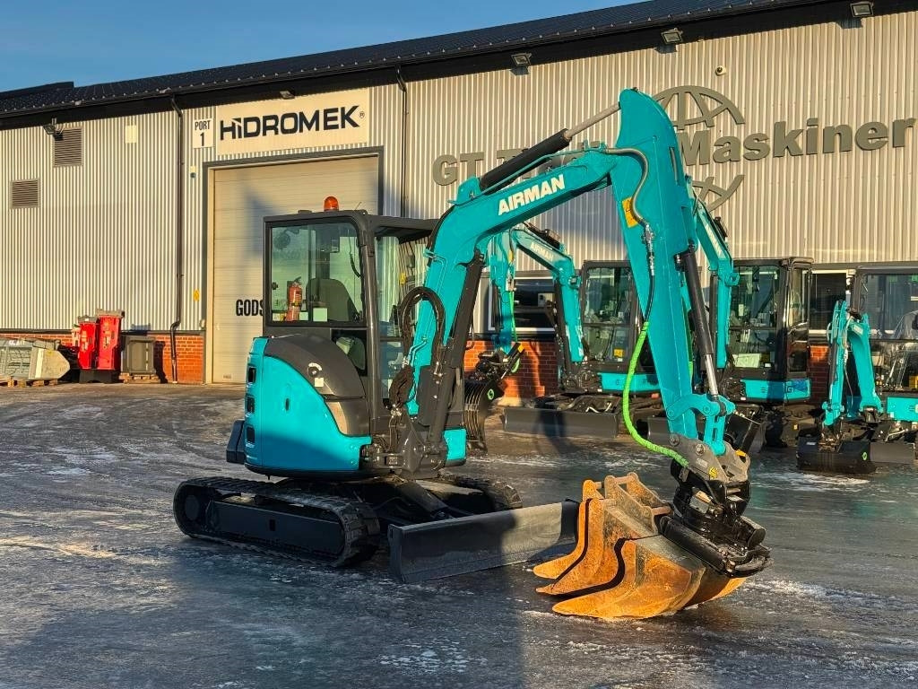 Airman AX 38 U-6 - Mini excavator: picture 2 Airman AX 38 U-6 - Mini excavator: picture 2