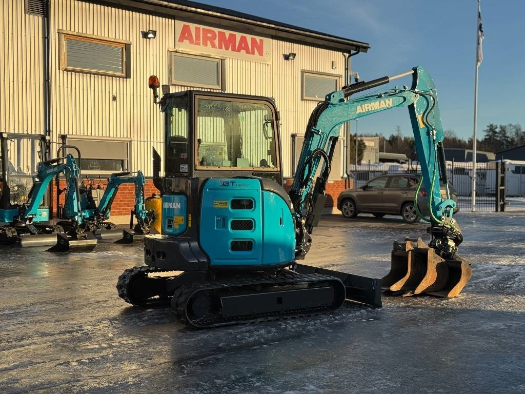 Mini excavator Airman AX 38 U-6: picture 1