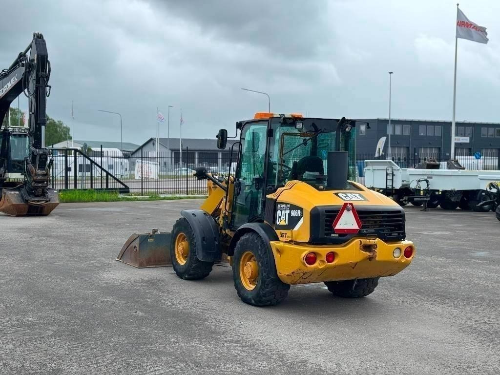 CAT 906 H 2 - Wheel loader: picture 1 CAT 906 H 2 - Wheel loader: picture 1