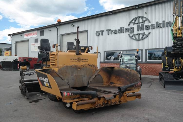 CAT AP 300 - Asphalt paver: picture 1 CAT AP 300 - Asphalt paver: picture 1
