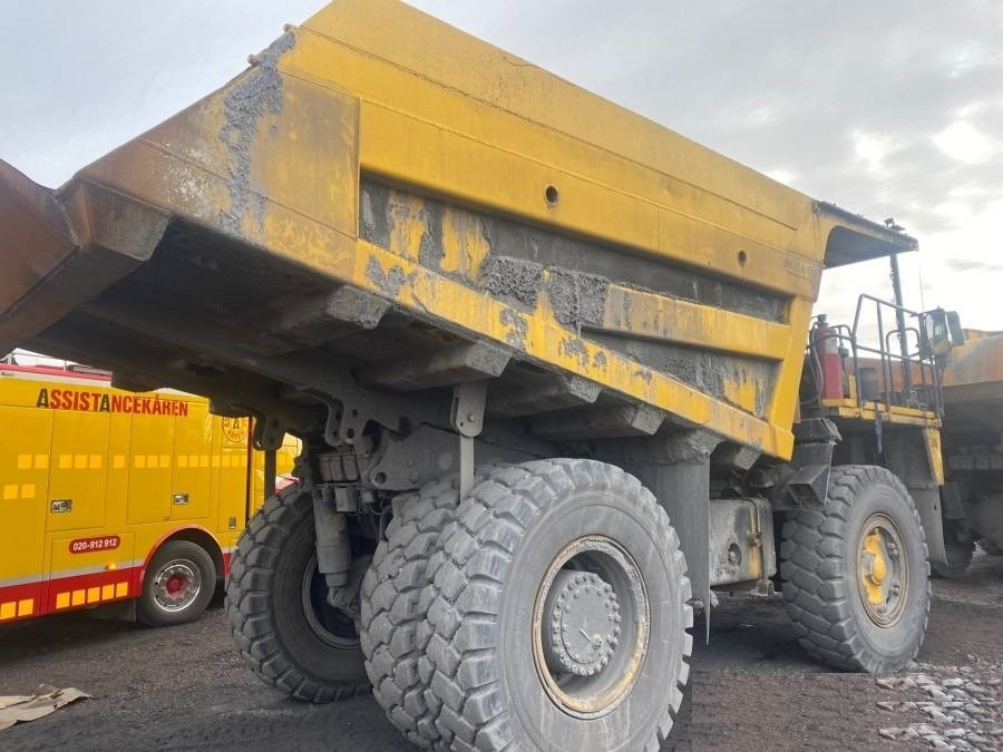 Komatsu HD405-7 - Rigid dumper/ Rock truck: picture 2 Komatsu HD405-7 - Rigid dumper/ Rock truck: picture 2