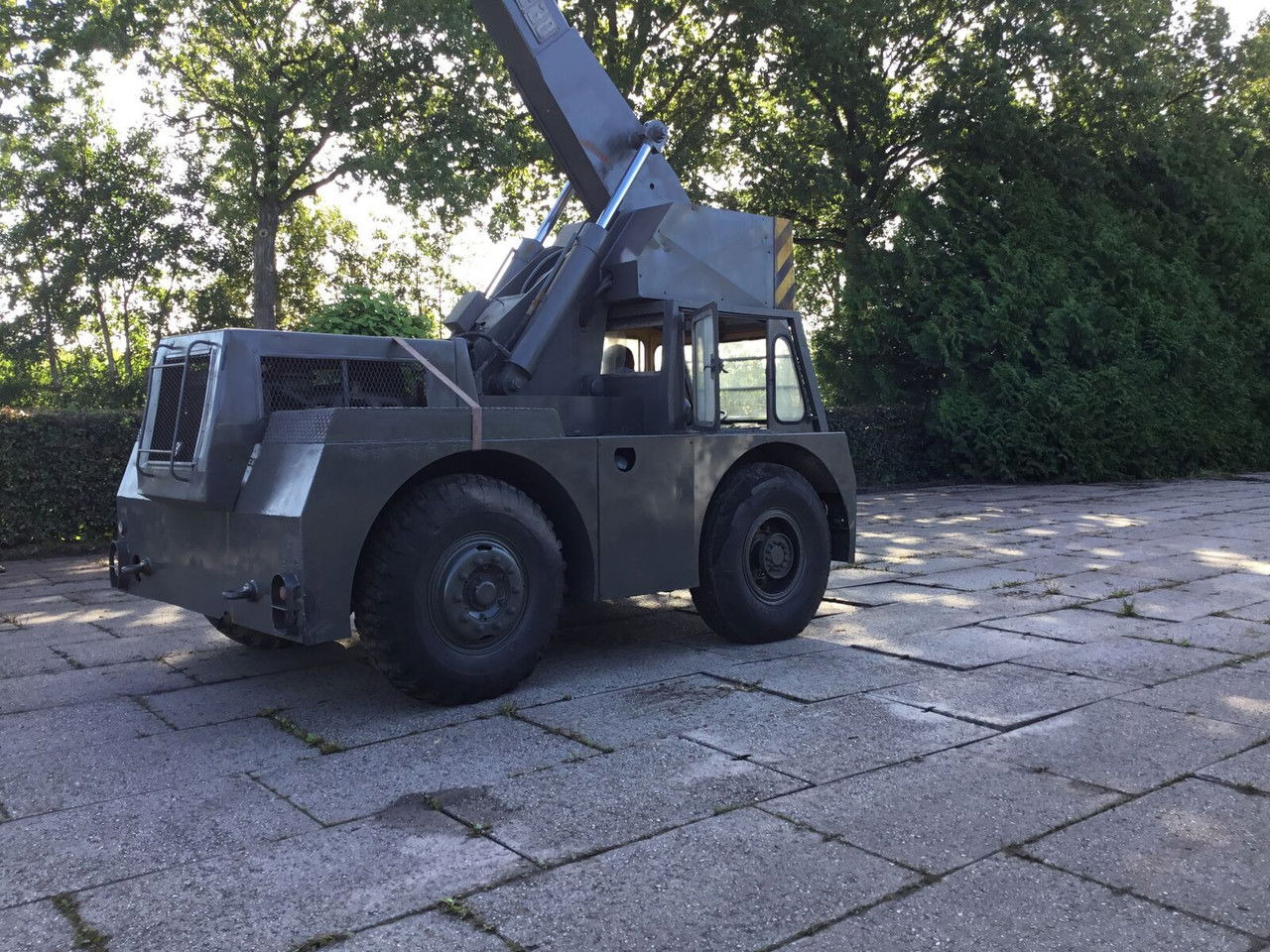 Grove Iron Fairy Saphire - Mobile crane: picture 1 Grove Iron Fairy Saphire - Mobile crane: picture 1